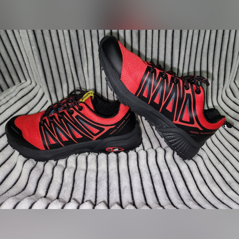 Eagsouni Mens Running Shoes Athletic Sneakers NWOT Sz 6.5 / 39
